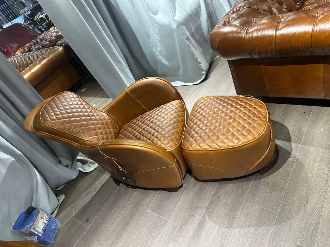 Saddle Single Seater + Ottomon